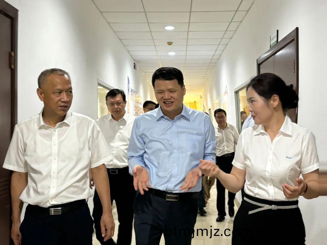 D:\Documents\Desktop\百度(xin)圖(tu)片(pian)_20240701093938.jpg D:\Documents\Desktop\百度圖(tu)片_20240701093938.jpg