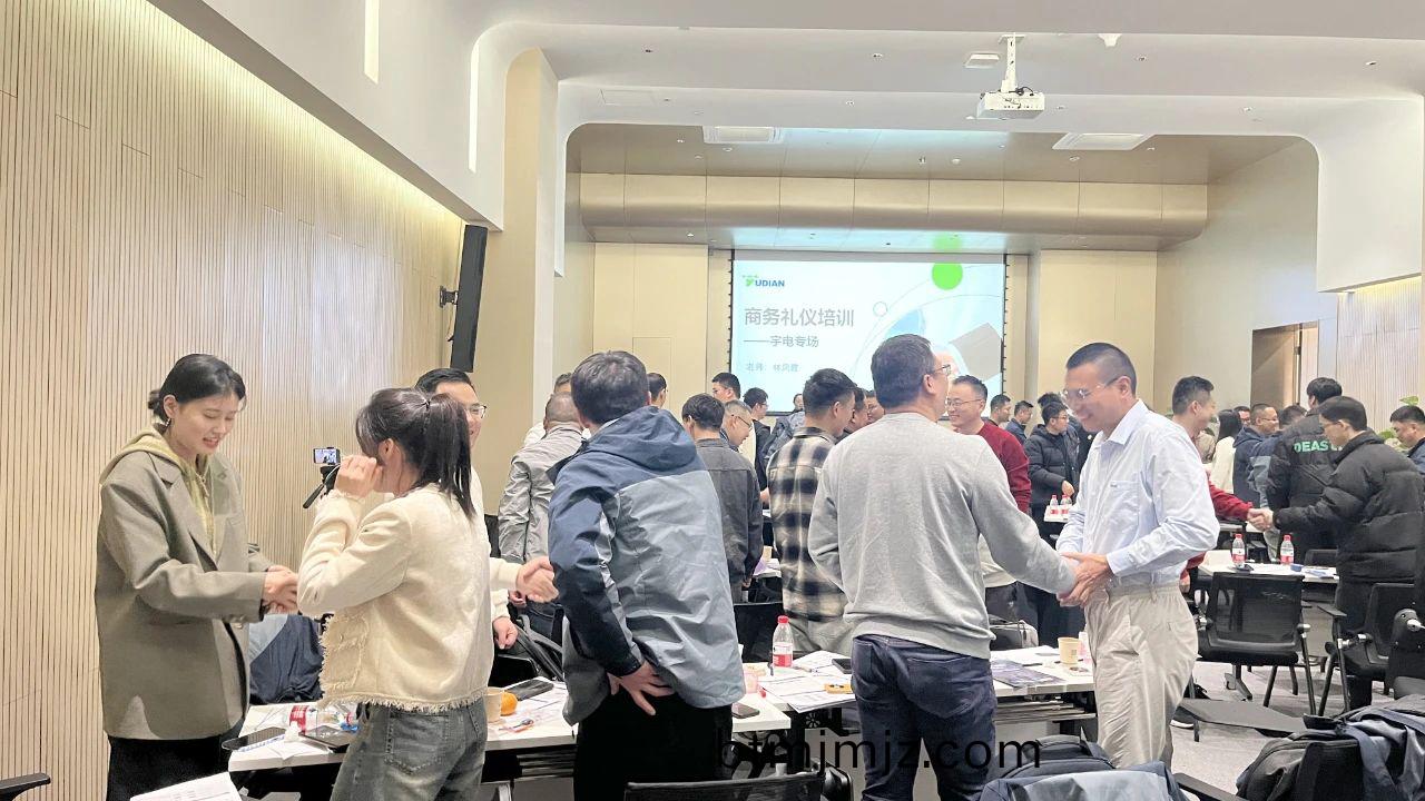 充(chong)電(dian)5.jpg 充電(dian)5.jpg